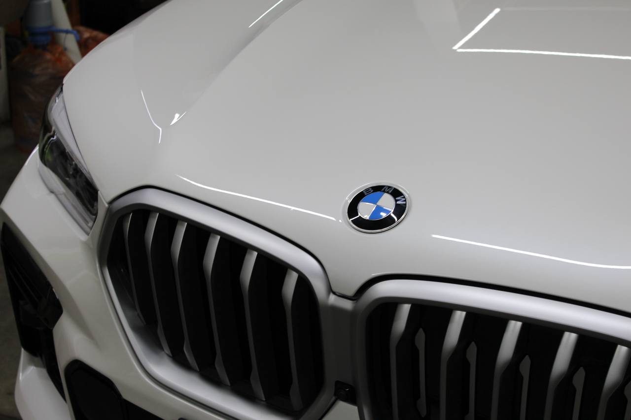 Работа студии МастерТон на BMW — Бронирование плёнкой