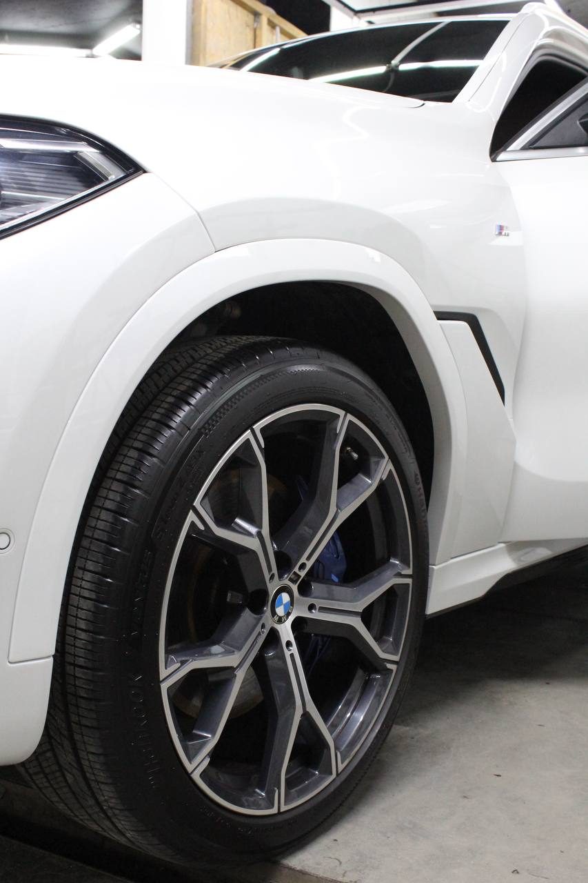 Работа студии МастерТон на BMW — Бронирование плёнкой