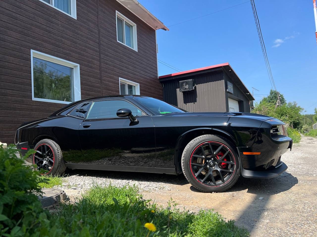 Работа студии МастерТон на Dodge — Бронирование плёнкой