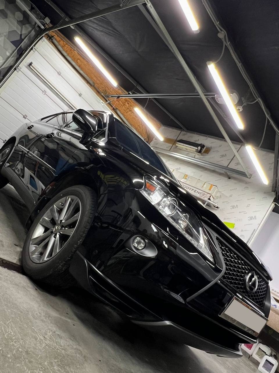 Работа студии МастерТон на Lexus — Бронирование плёнкой