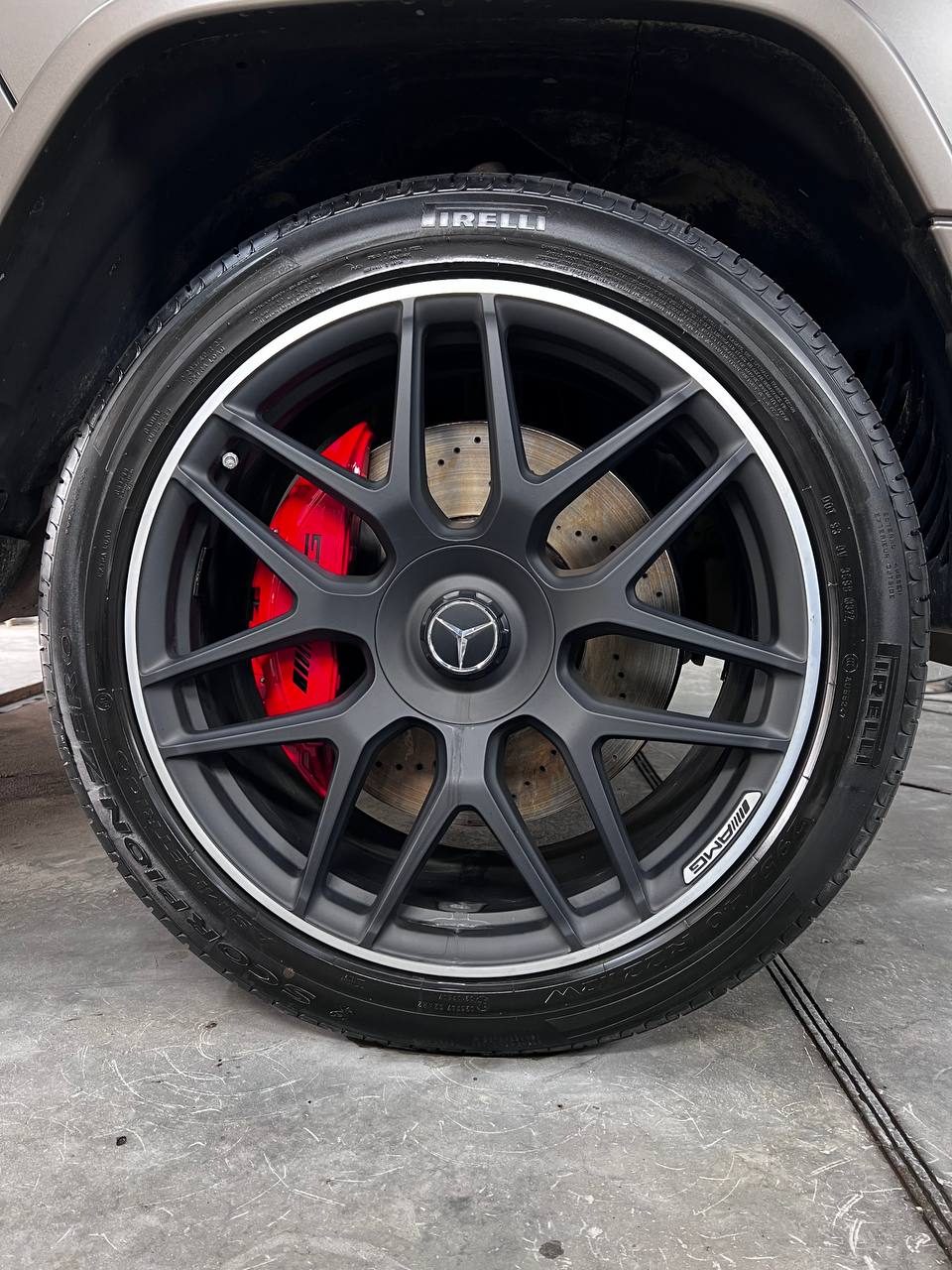 Работа студии МастерТон на Mercedes-Benz — Бронирование плёнкой