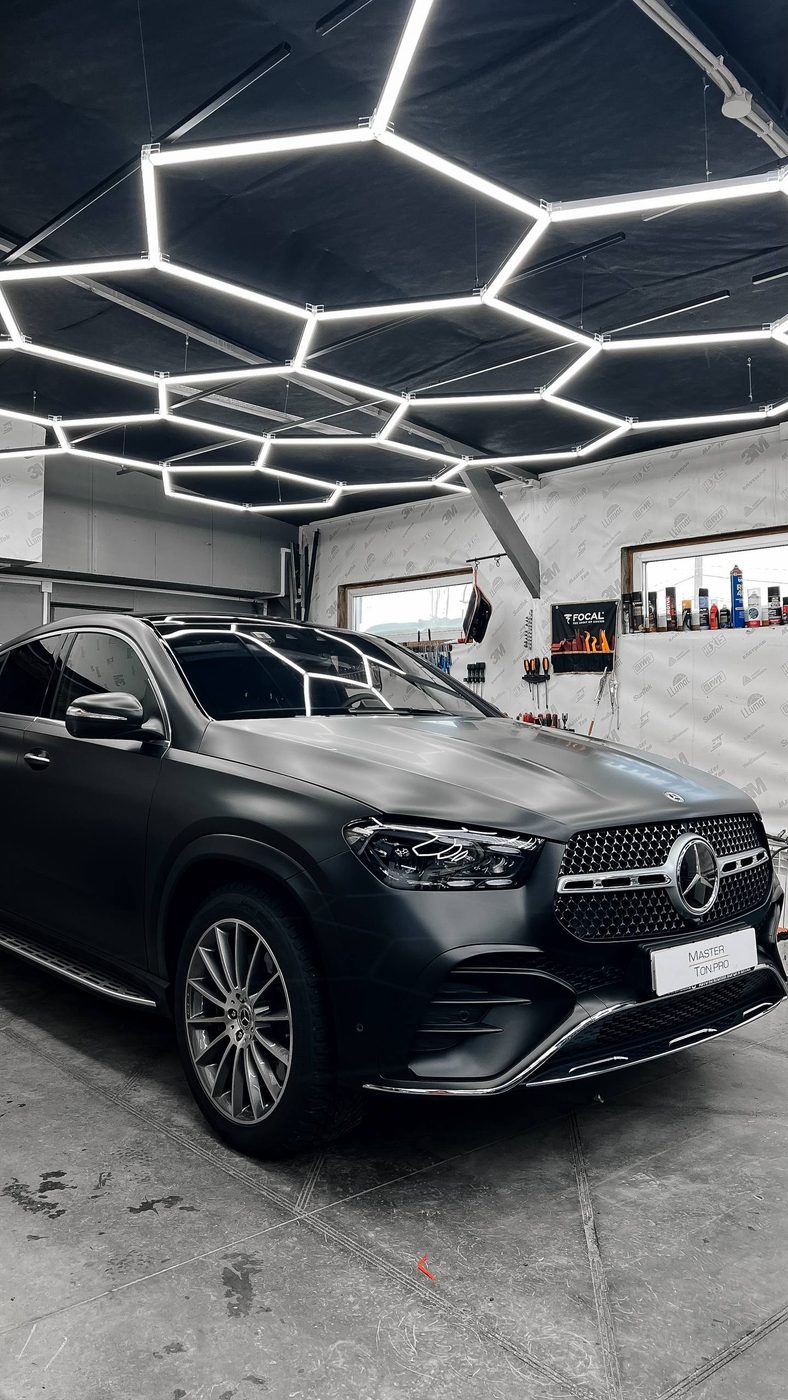 Работа студии МастерТон на Mercedes-Benz — Бронирование плёнкой