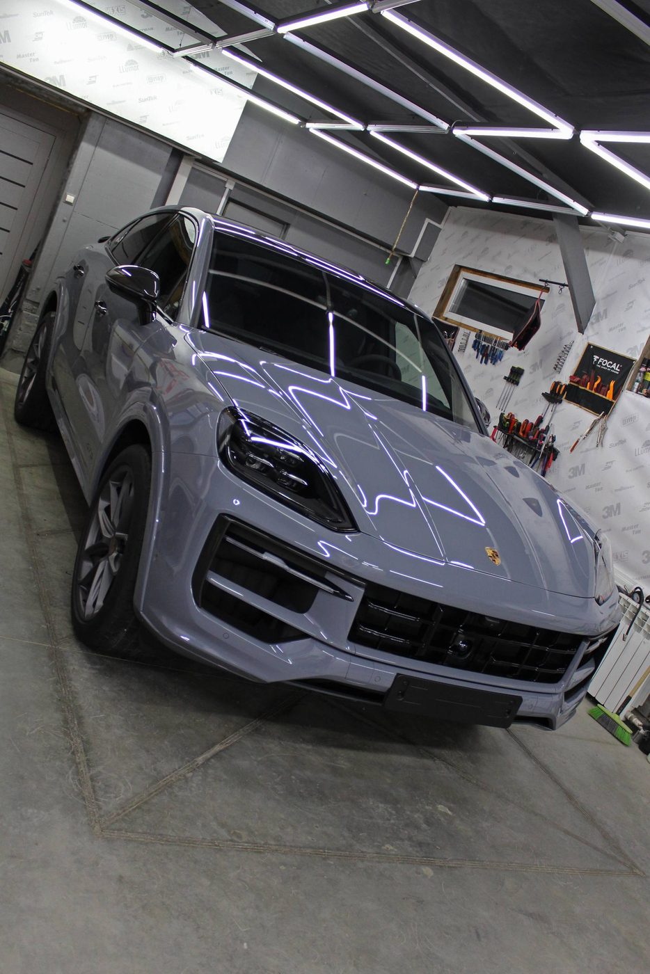 Работа студии МастерТон на Porsche — Бронь стекла