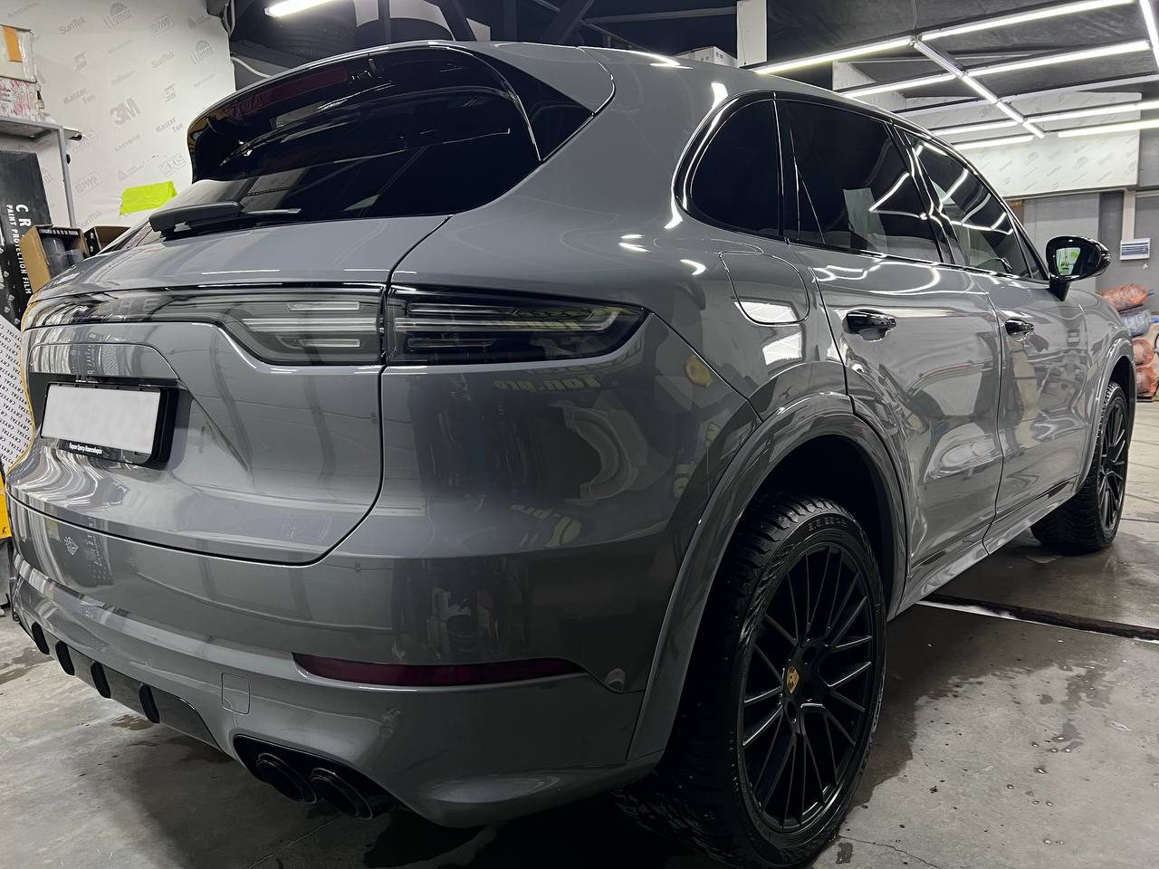Работа студии МастерТон на Porsche — Автовинил