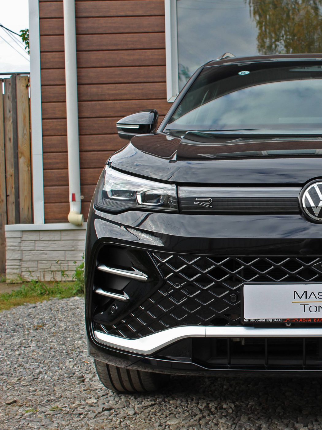 Работа студии МастерТон на Volkswagen — Бронь стекла