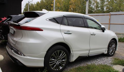 Toyota Harrier · бронь
